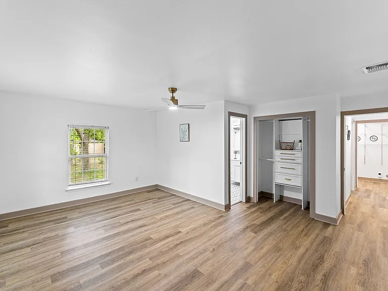 250 Koehler Ct — Photo 12