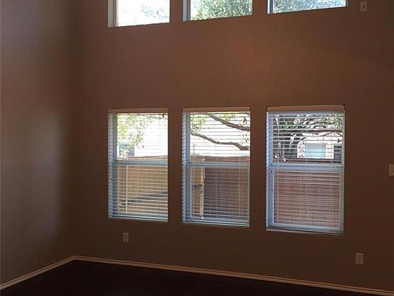 2nd image of 9925 Fleetwood Dr