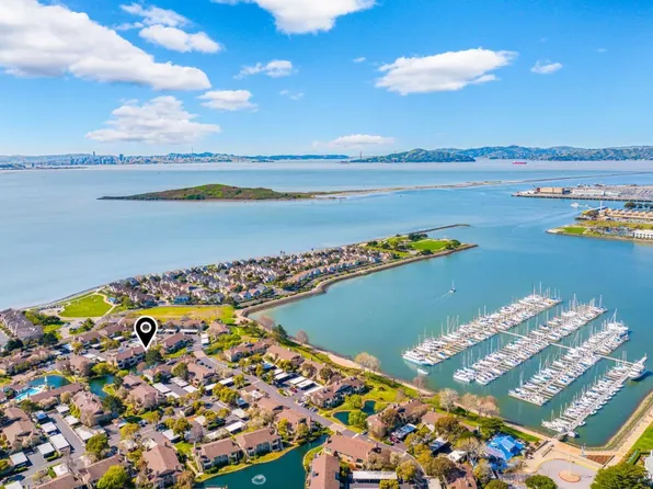 107 Lakeshore Ct, Richmond, CA 94804