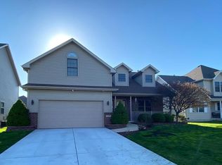429 Krinbill Ln, Crown Point, IN 46307