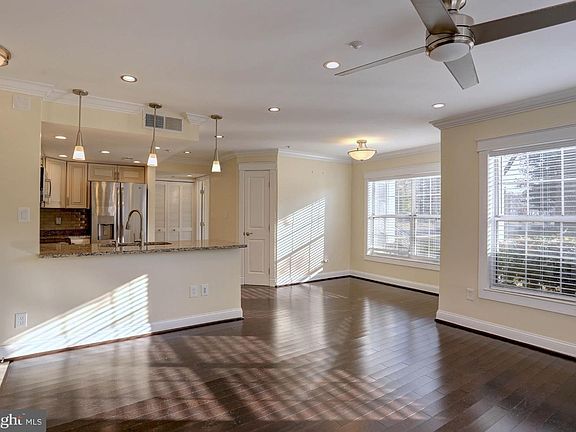 5th image of 1101 Baybury Ct Unit 6-101