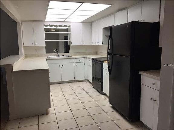 2nd image of 100 Oakmont Ln #107-108