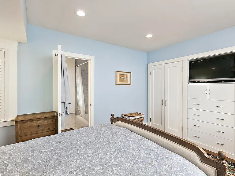 2903 Russell St — Photo 25