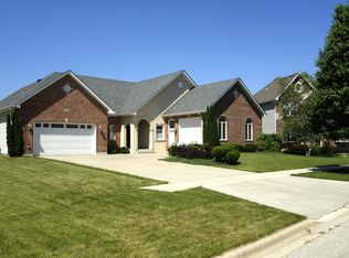 1252 Deerpath Dr, Yorkville, IL