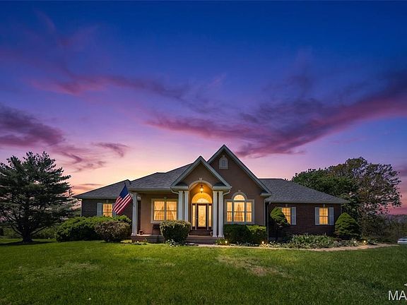 4th image of 10755 Larson Ln