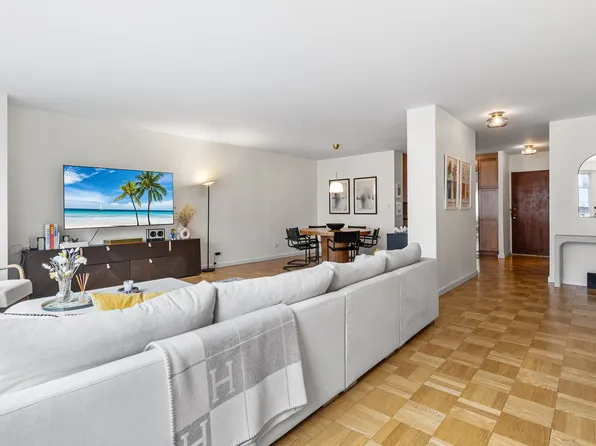 303 East 57th Street 6F image 3 of 18