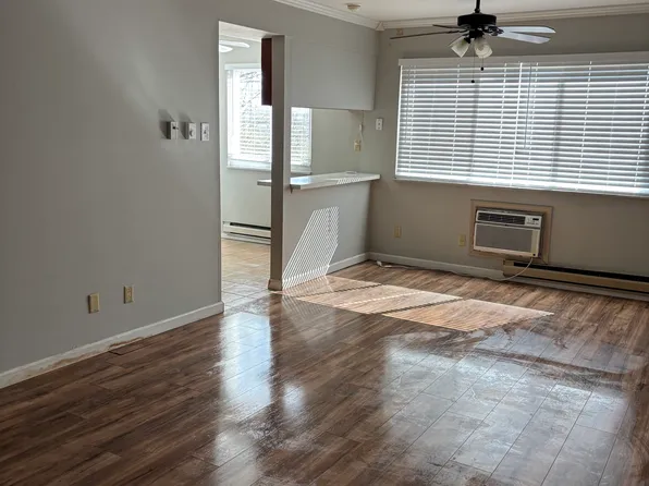 9924 S Bunker Hill Dr #B, Saint Louis, MO 63123