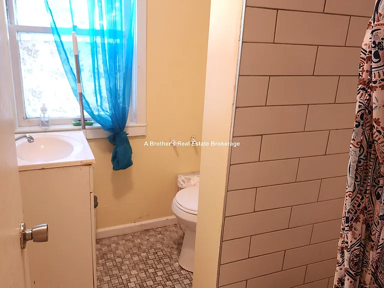 50 Oakdale Ave — Photo 17