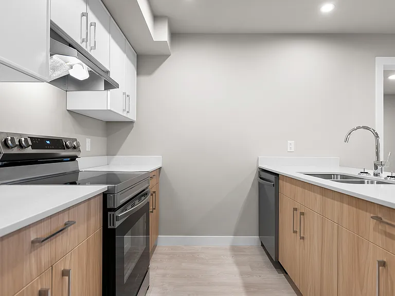 1310 Saunders St — Photo 15