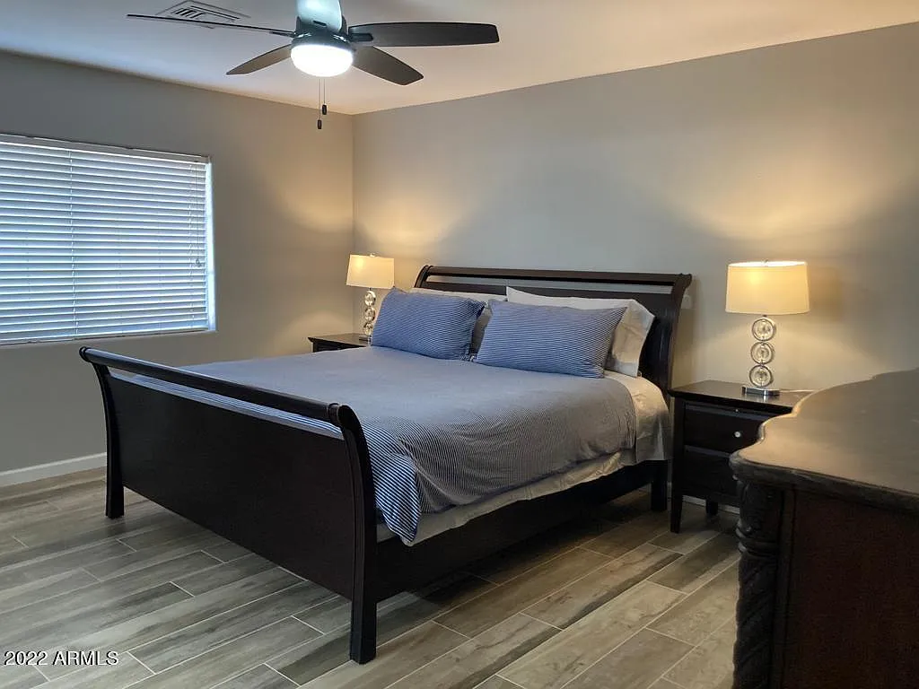 6 bed, 2593 sqft, $4,199 — Photo 3