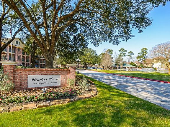 3rd image of 2803 Kings Crossing Dr APT 119