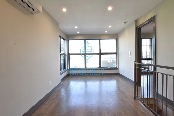 Rented by null | media 34