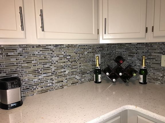 Gorgeous quartz countertops!