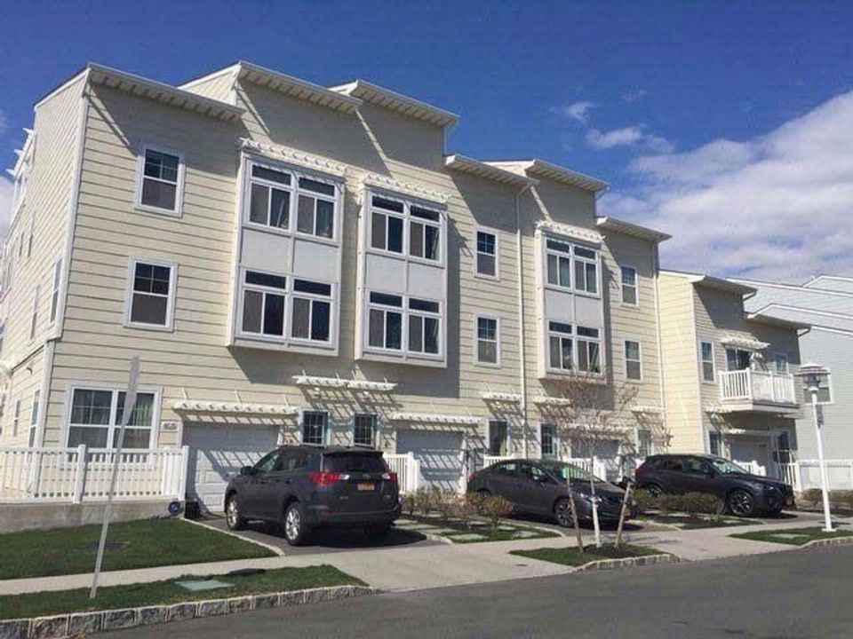 1st image of 6616 Seaspray Ave