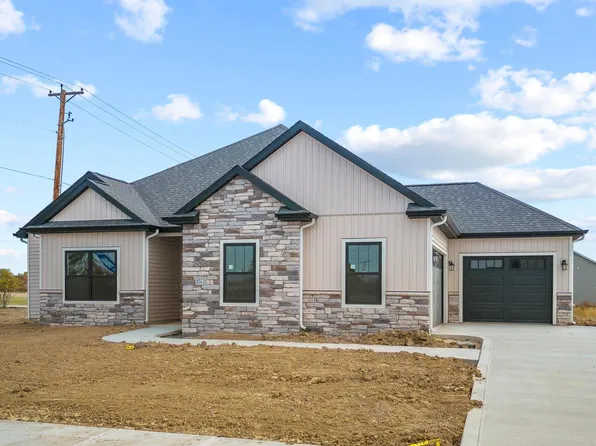 1572 Hager Way, Fort Wayne, IN 46818