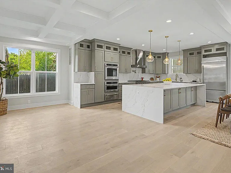 2902 Vista St NE — Photo 17