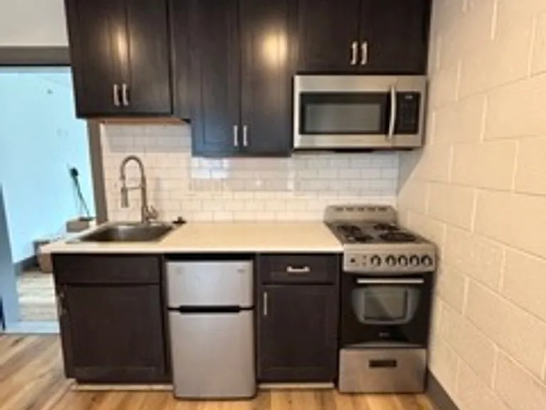 1076 E 200 S — Photo 7