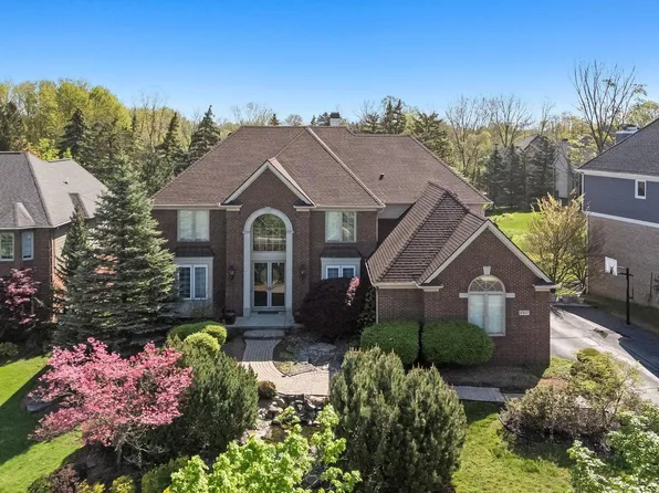 6517 Chelsea Brg, West Bloomfield, MI 48322