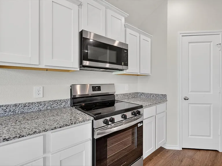 3918 Applewood Trl — Photo 6