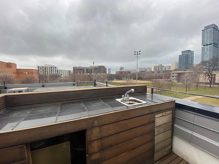435 W Hobbie St — Photo 28