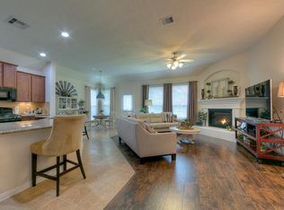 51 Hallmark Dr, Panorama Village, TX 77304