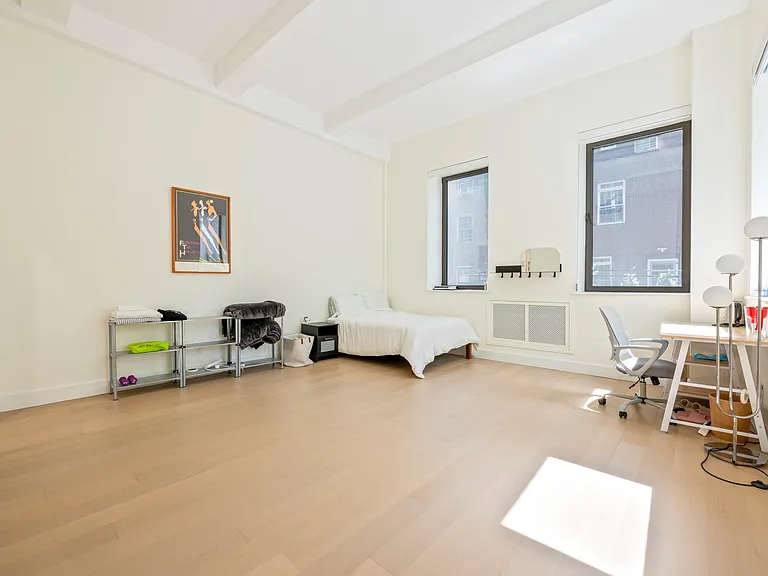 251 W 19th St #2C — Photo 4