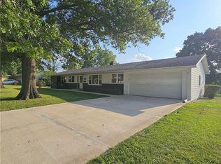 505 N Pine St, Garnett, KS 66032