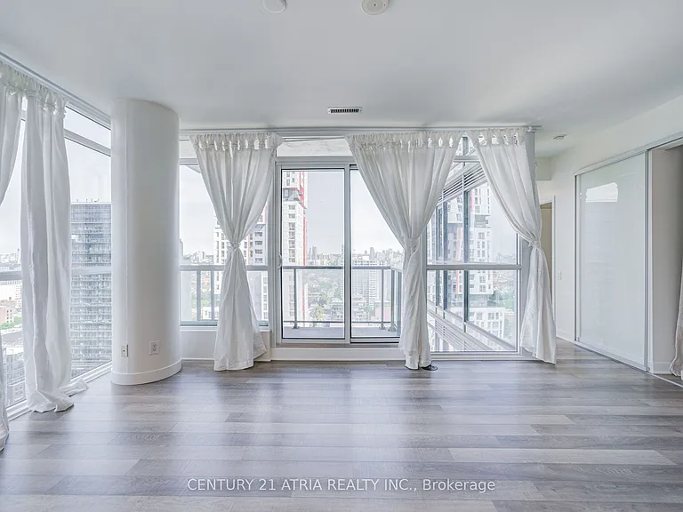 290 Adelaide St W #2404 — Photo 16