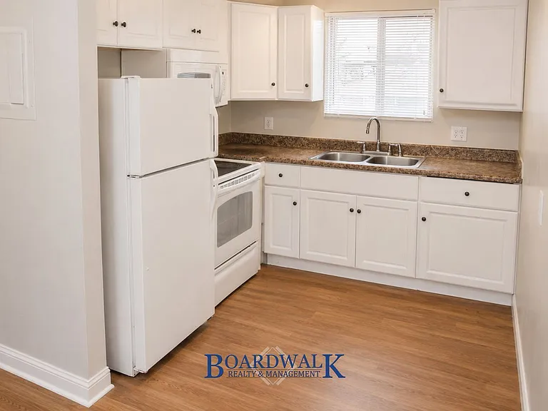 161 E Beryl Ave #8 — Photo 6