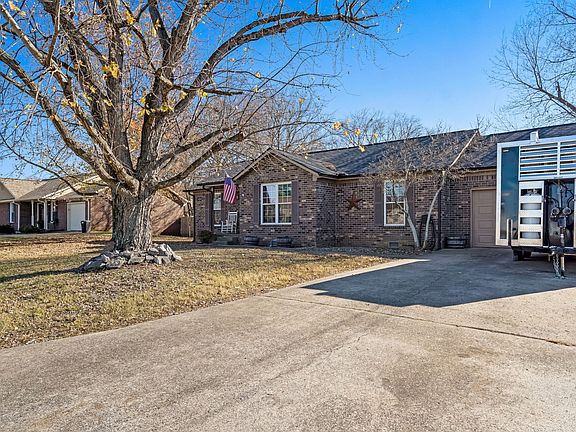 2nd image of 129 Noel Ln