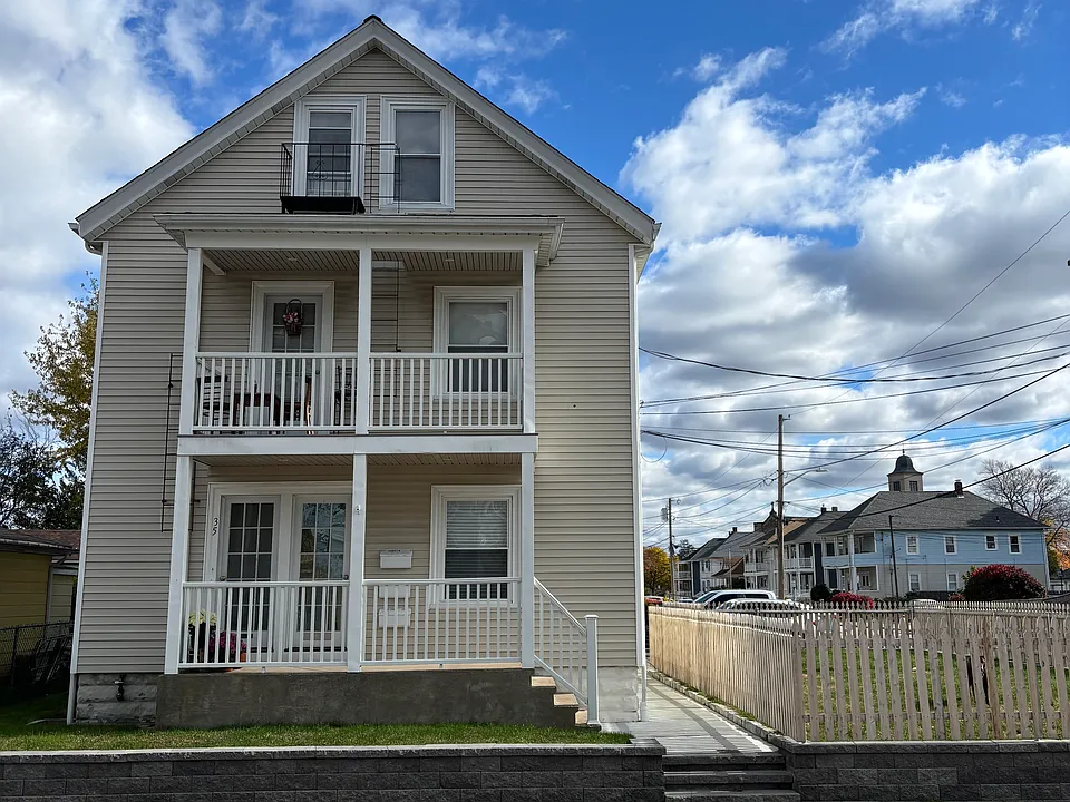 33 Tweed St #3