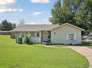 1003 E 4th St, Cushing, OK 74023