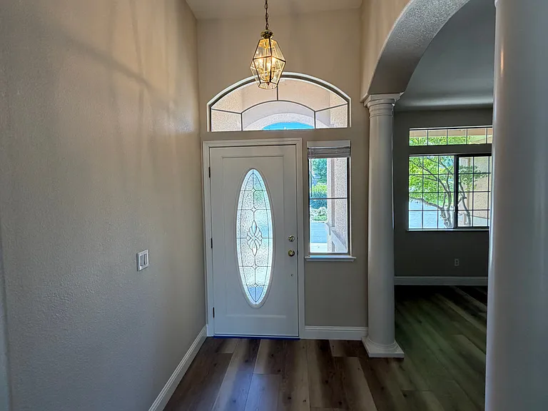 401 Cromwell Ct — Photo 9