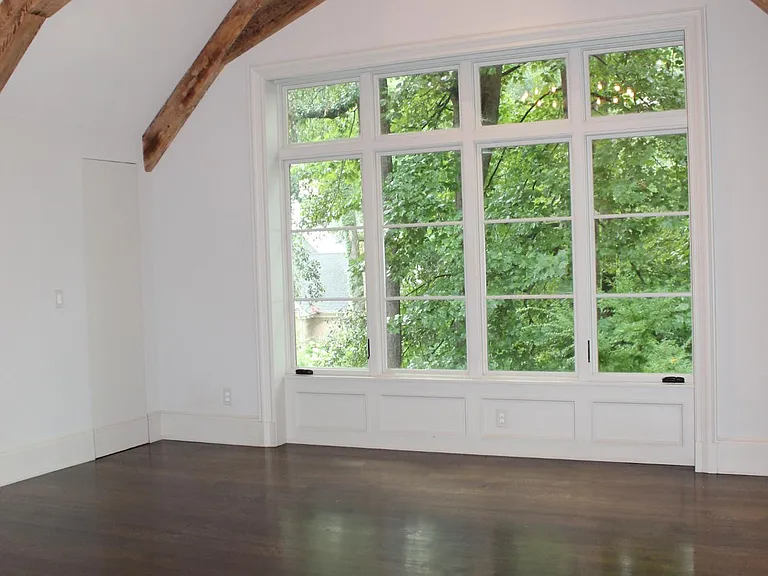 425 Broadland Rd NW — Photo 9