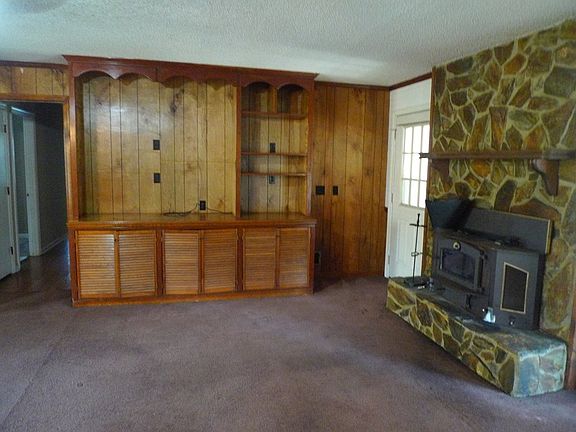 3rd image of 637 Hampton Dr