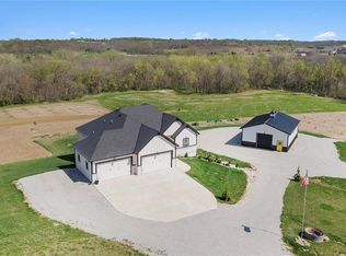 22575 New Market Cemetery Rd, Dearborn, MO 64439