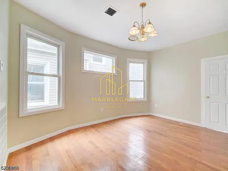 796 S 13th St #11 — Photo 10