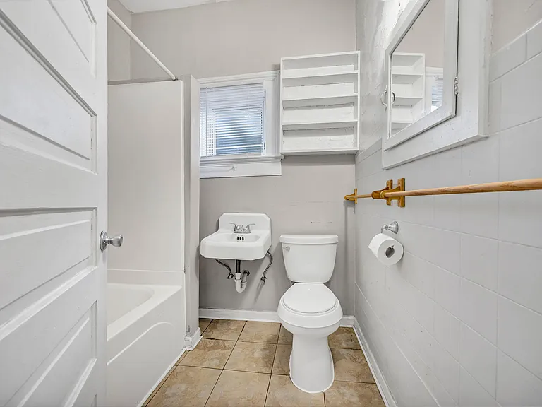 614 Heidt St — Photo 21
