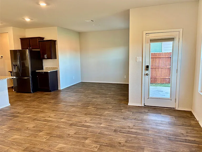 127 Snapdragon Ln — Photo 4
