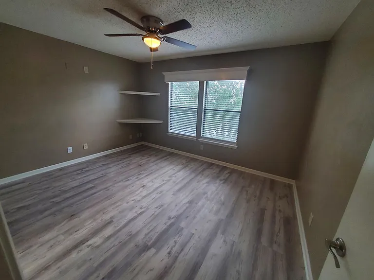 5715 Allbrook — Photo 13