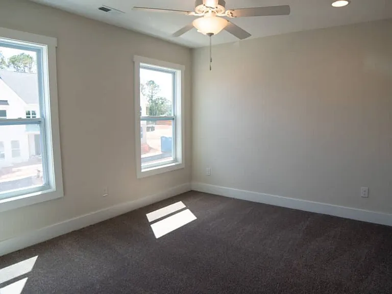 650 Melville Dr — Photo 32
