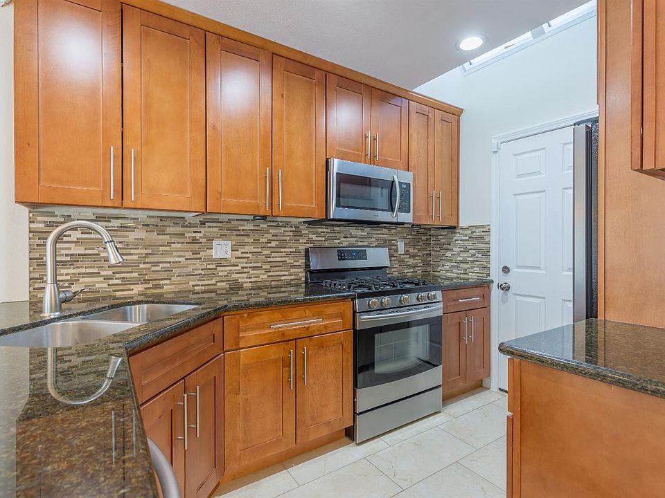 2nd image of 6830 Susanna Ct