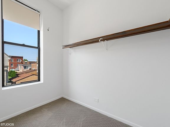 5th image of 1327 W Erie St APT 2