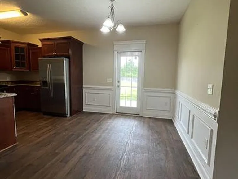241 Miller St NE — Photo 19