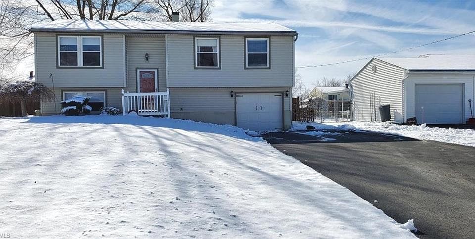 1st image of 5635 Stanford Ave