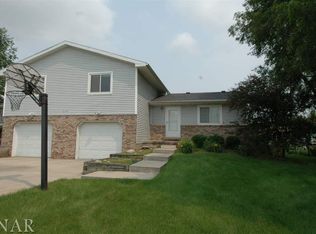 218 Greenwood Ave APT B, Bloomington, IL 61704