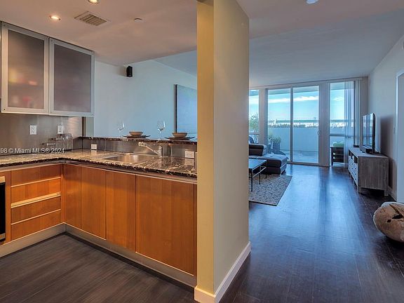 3rd image of 520 West Ave APT 503