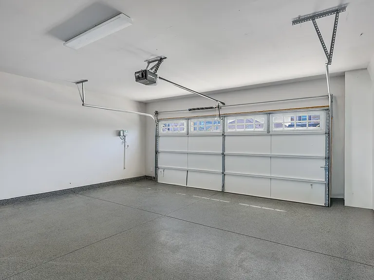 4326 Frankfurt Ln — Photo 36