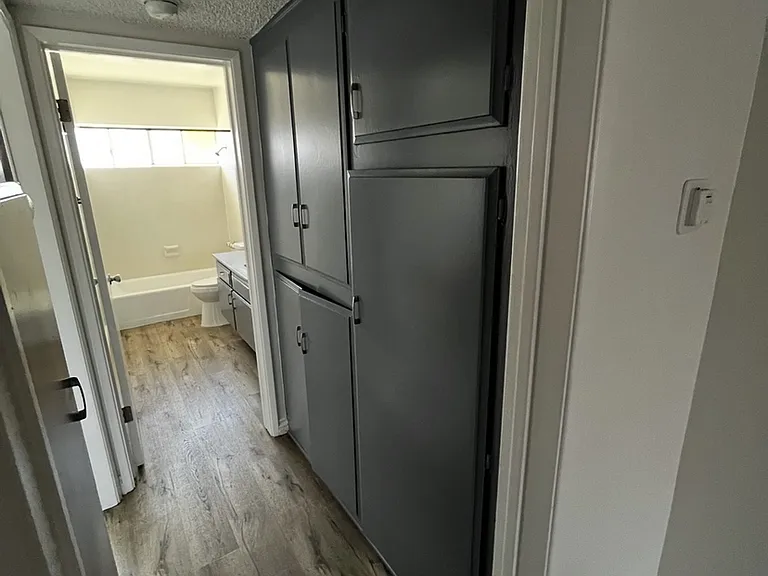 3620 S PACIFIC AVE — Photo 2
