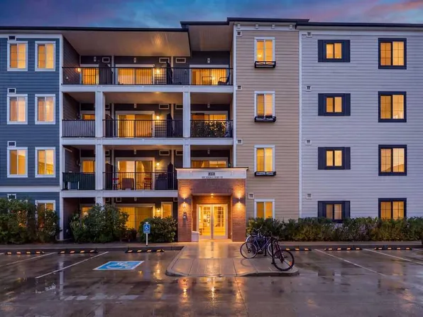 215 W Legacy Blvd SE #2221, Calgary, AB T2X 3Z4